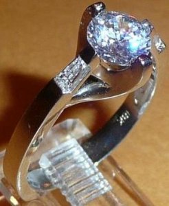 18kt WG swoopy RB setting5.jpg