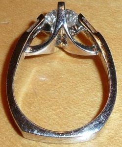 18kt WG swoopy RB setting3.jpg