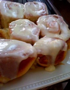 cinnamon rolls thxgiving.jpg