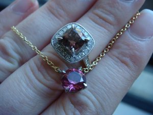 PinkNecklace6.jpg