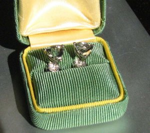 giraffecushion_earrings_IMG_1573.jpg