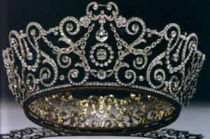 Insight_nov05_mailbox_tiara_large.jpg
