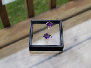uameearring2.JPG
