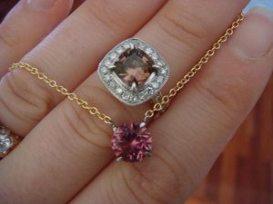 PinkNecklace07.jpg