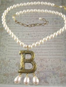 noelwrboleynnecklace.jpg