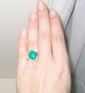 Annes_emerald_ring_2.jpg