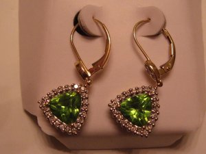 00peridot ear3.JPG