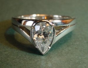 pear bezel 1.jpg