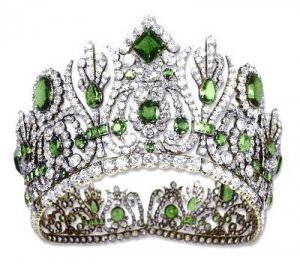 Unknown tiara with green stones.jpg