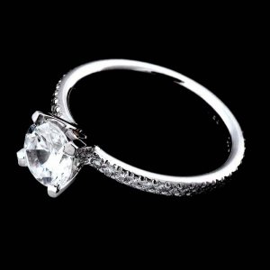 18P18 Princessmicro-pave straight prongs 2mm.jpg