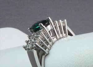 100-tsavorite-garnet-002.jpg