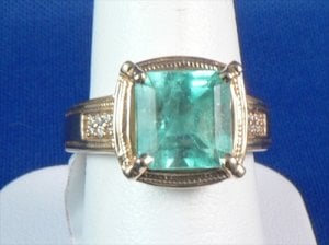 300-colombian-emerald-003.jpg