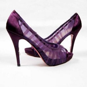 purplelouboutinheel100209.jpg