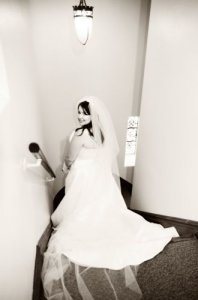 meonstairswithveil100309.jpg
