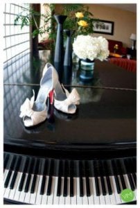 meresalweddingdetails72509.favshoepic.JPG