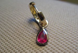 RubyEarring8948.JPG