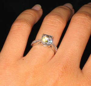 fortekitty4 Flanders Interlap Ring in 18K.jpg