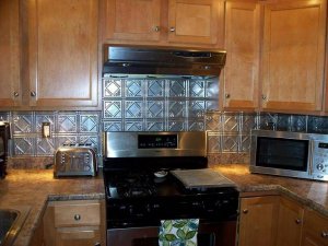 hh kitchen.JPG