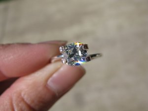 kylie117gogring2.jpg