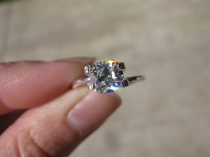 kylie117gogring6.jpg