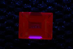 fluro synthetic spinel.jpg