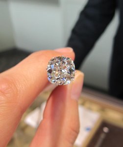 cushion 3 ct JE.jpg