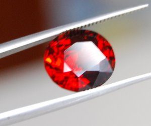 Garnet_Spessatite Red Oval-2.JPG
