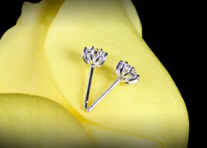 LW-ACAearrings-flowerside.jpg
