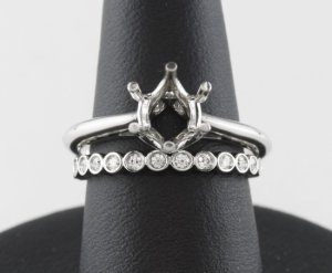 Swan solitiare and Danielle band front.jpg