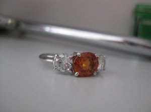 Spess 3stone shallow diamond.jpg