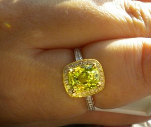 TLchrysoberylonhandbright.JPG
