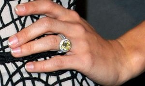 carrie_underwood_Ering.jpg