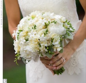 romantic white bouquet.jpg