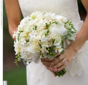 romantic white bouquet.jpg romantic white bouquet.jpg
