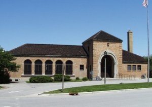 South_Shore_Park_pavilion.jpg