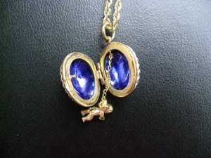 cmslocket2.jpg