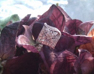 antiquetwist_flower1.jpg