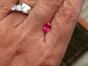 Spinel Mahenge 1.14ct outside_1_1.JPG