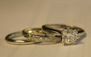 weddingsetwithdecoband.jpg
