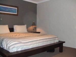 hotbedroomafter1.JPG