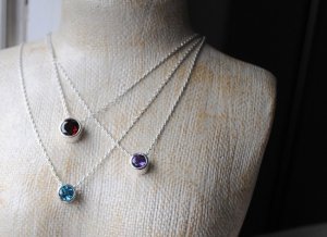 necklaces2.jpeg necklaces2.jpeg