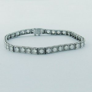 decosquarebracelet3.jpg decosquarebracelet3.jpg