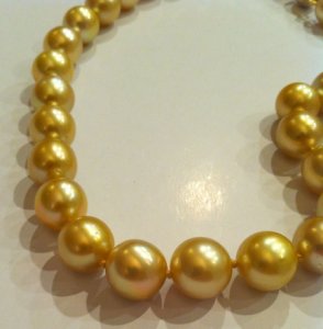 closePearls1lr.jpg