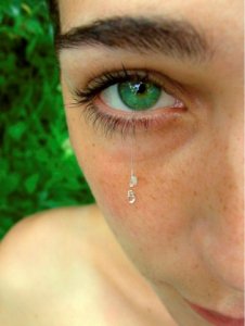 87458-crystal_tear_jewel_hangs_contact_lenses (1).jpg