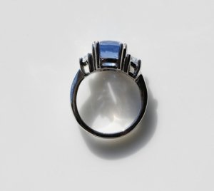 blue spinel 3 stone 2.jpg