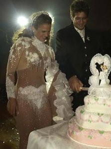 NiurkaWeddingGown1.jpg