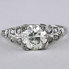 moms ring 8u97979.jpg