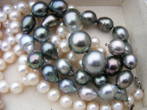 lgkscarypileofpearls2.jpg lgkscarypileofpearls2.jpg