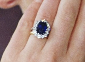 1116-kate-middleton-engagement-ring-prince-william-princess-diana-close-up_we.jpg