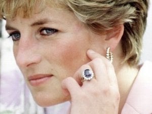 nm_princess_diana_engagement_ring_101116_mn.jpg
